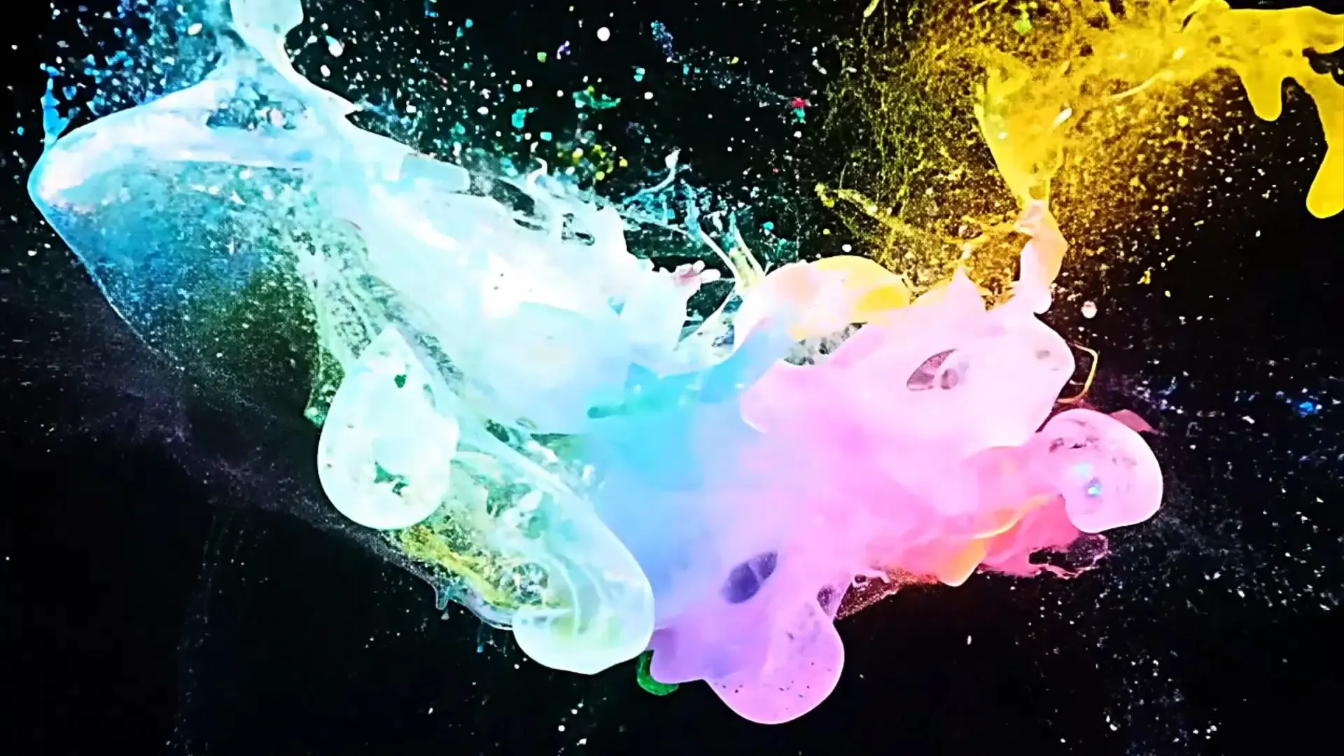 Vibrant Liquid Splash Overlay for Creative Intros and Artistic Projects